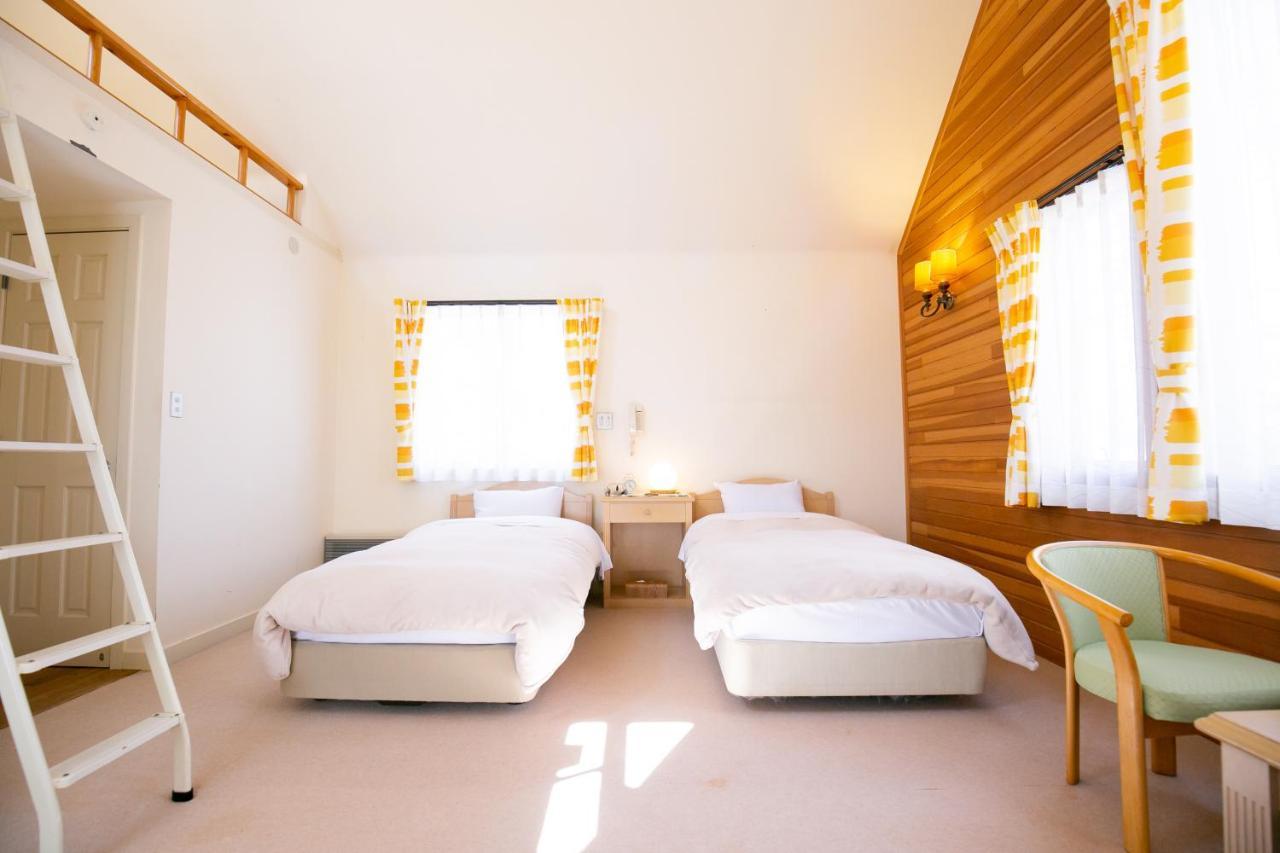 Ryosha Tsukiakari Bed & Breakfast Yamanakako Exterior foto