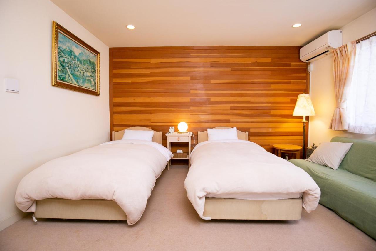 Ryosha Tsukiakari Bed & Breakfast Yamanakako Exterior foto