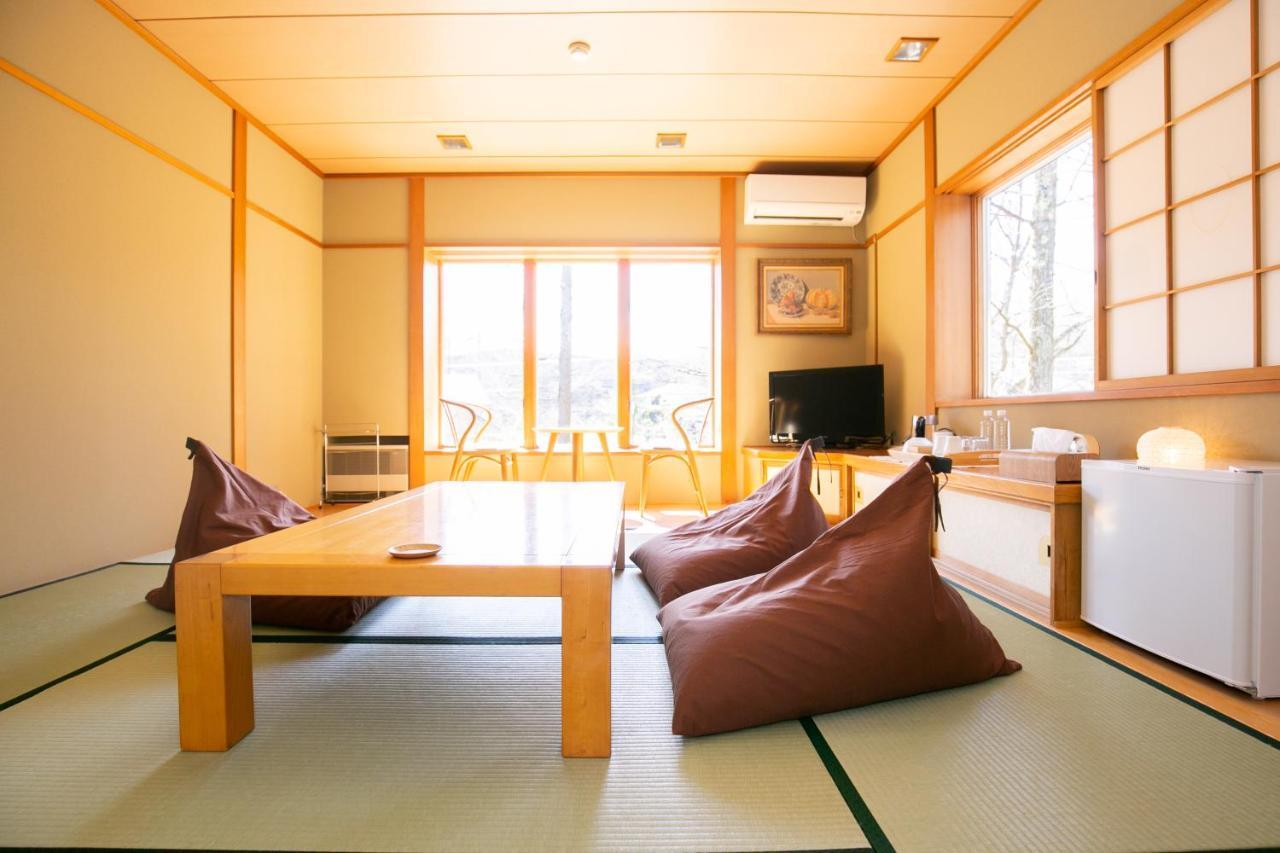 Ryosha Tsukiakari Bed & Breakfast Yamanakako Exterior foto