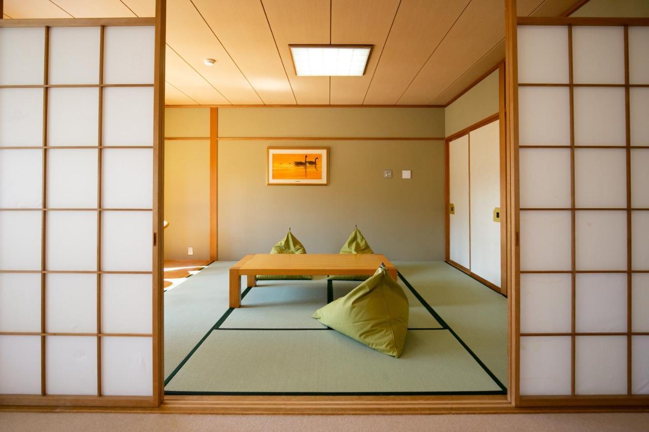 Ryosha Tsukiakari Bed & Breakfast Yamanakako Exterior foto